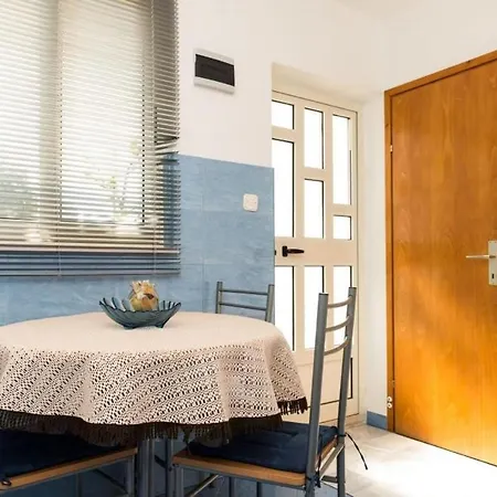 Apartment Alan - One Bedroom With Balcony And Sea View *