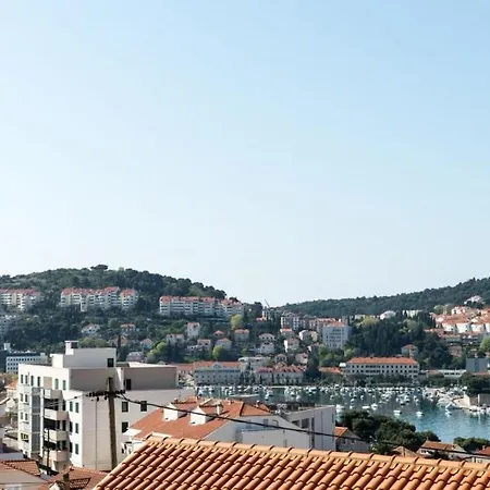 Alan - One Bedroom With Balcony And Sea View דירה