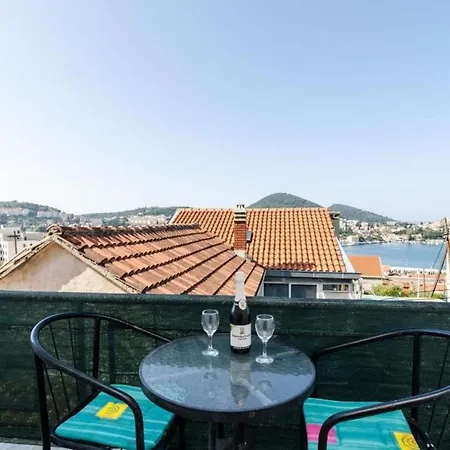 Alan - One Bedroom With Balcony And Sea View *